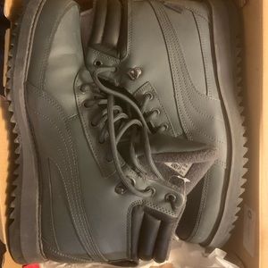 Used like new PUMA SHOE